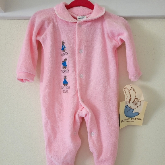 NWT Vintage Beatrix Potter Originals Embroidered Baby Footed Onsie Peter Rabbit - Picture 1 of 8
